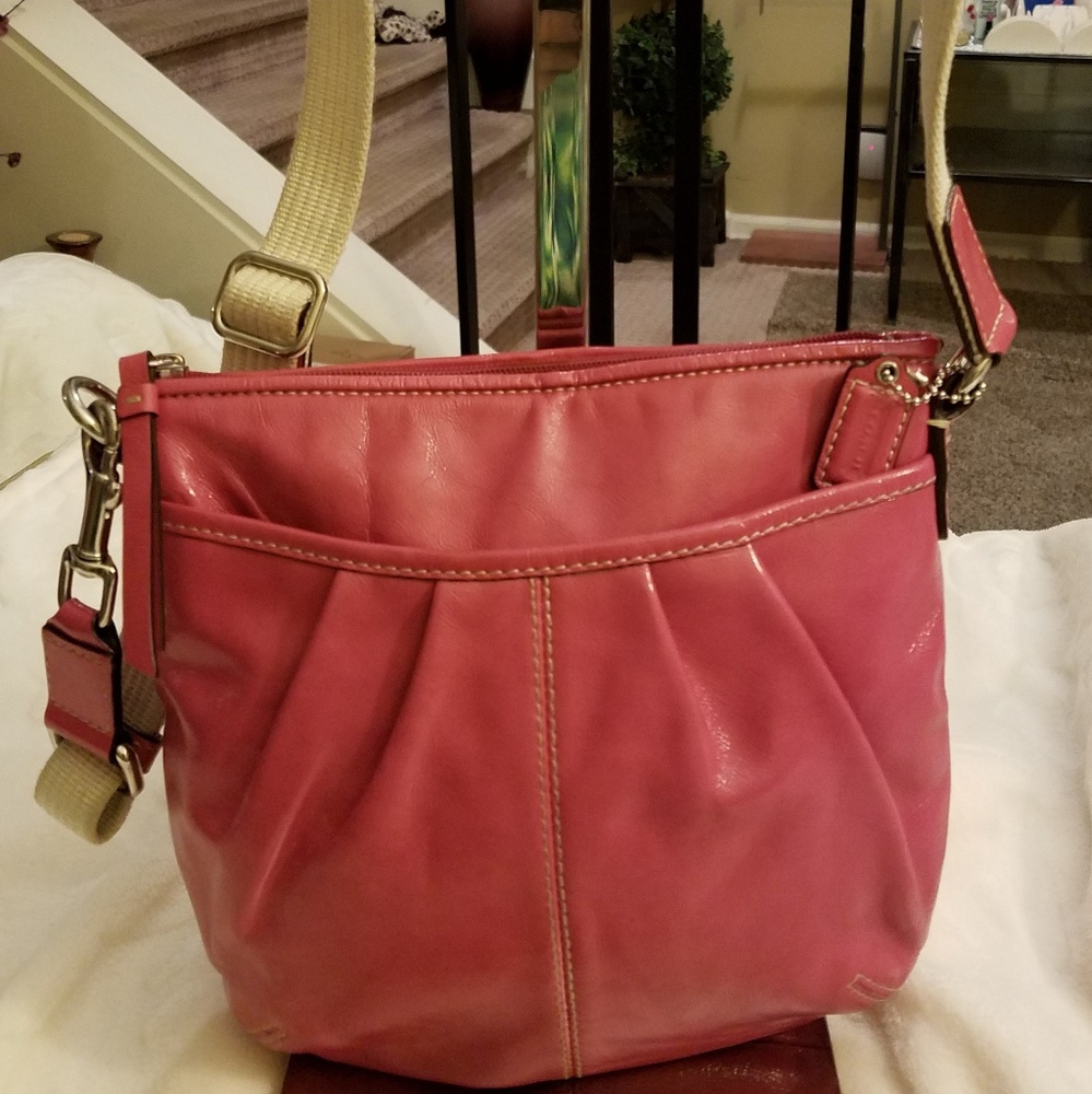 🍃MINT🍃Coach💖Hot Pink Patent Leather Crossbody